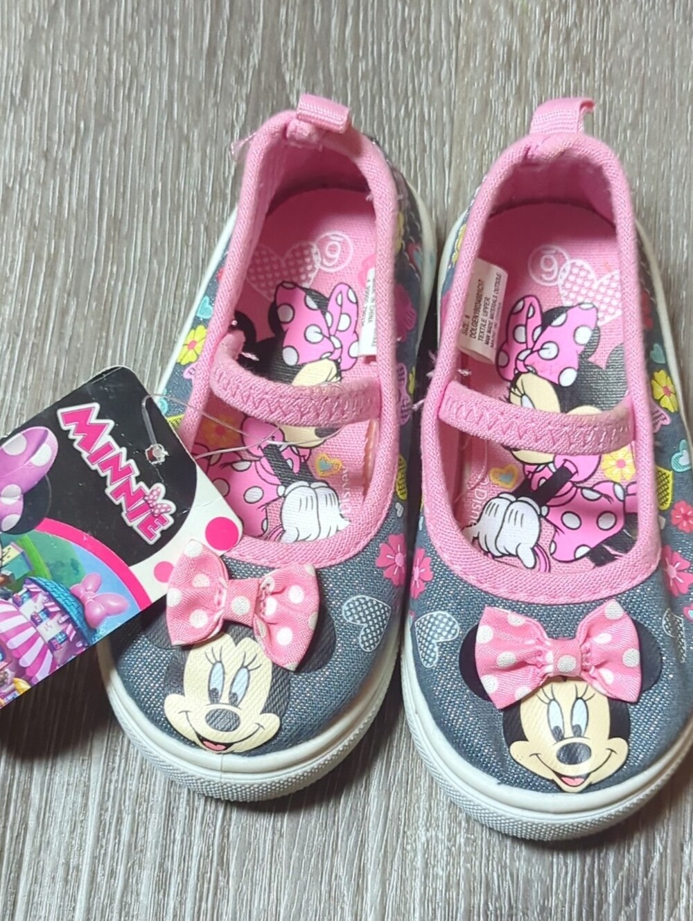 NWT Minnie Mouse Flats - Little Kid Size 6